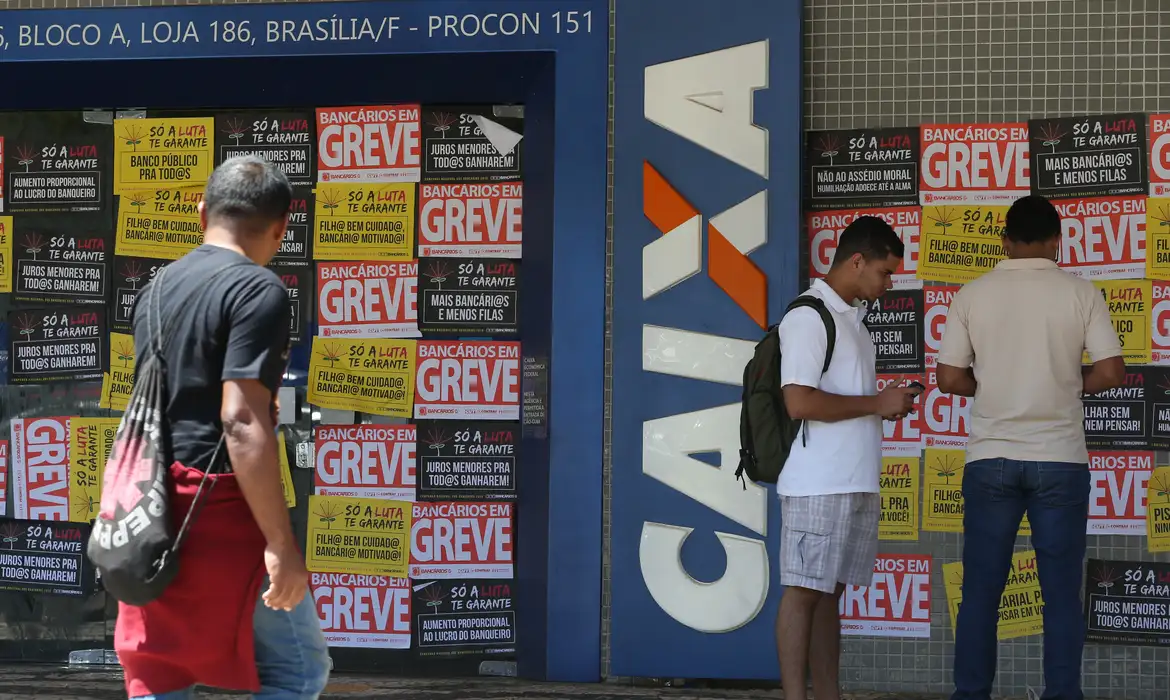Entenda como a paralisação dos bancários em 20/08 impacta os serviços. Confira detalhes sobre agências, internet banking e pagamentos.
