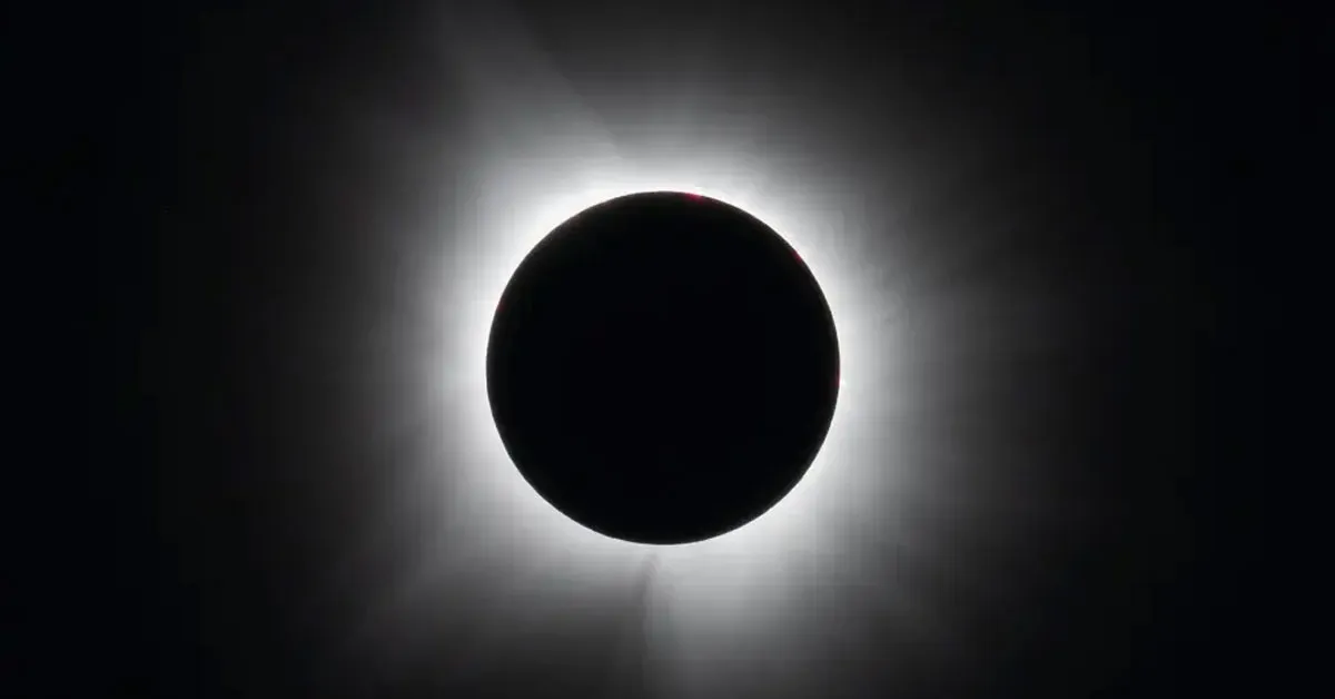 No dia 2 de agosto de 2027, o eclipse durará 6 minutos e 23 segundos e encobrirá completamente o Sol.