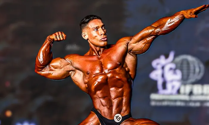 Descubra tudo sobre o Mr. Olympia 2026, com mais de 400 atletas em 12 categorias, incluindo destaques brasileiros e critérios de avaliação.