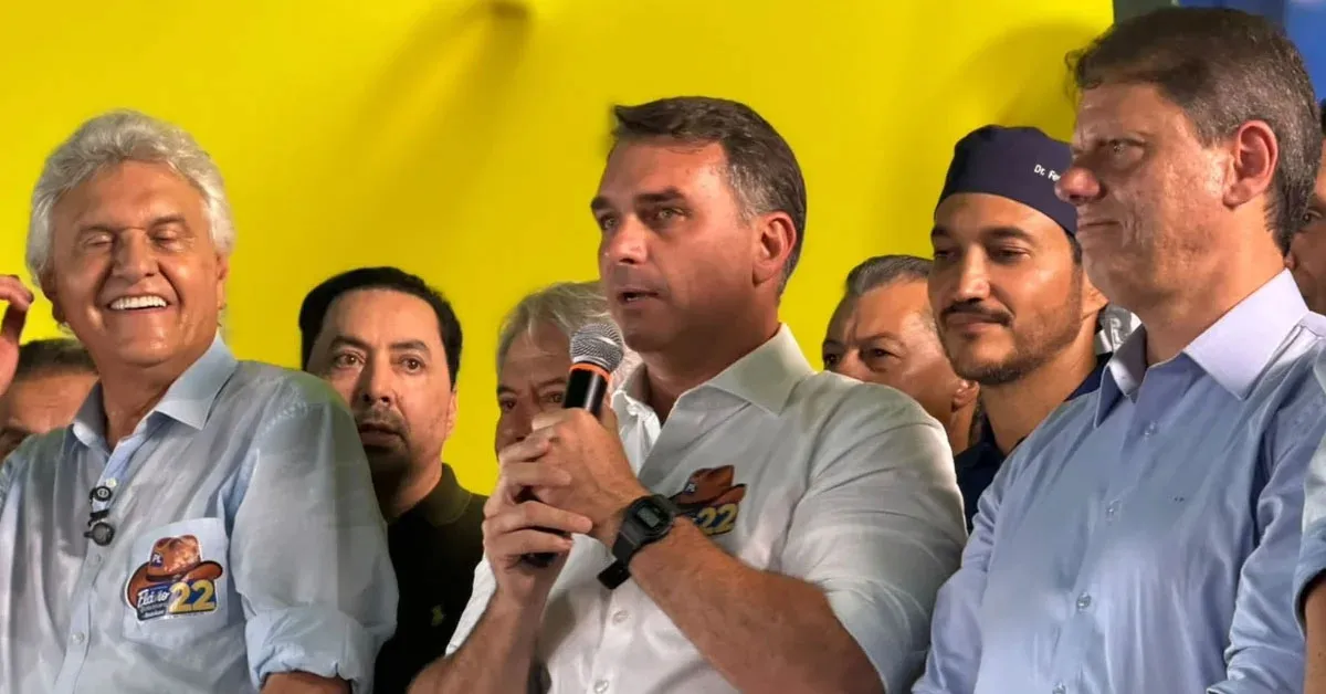 Flávio recebe apoio de Caiado e mira mudanças na Constituição