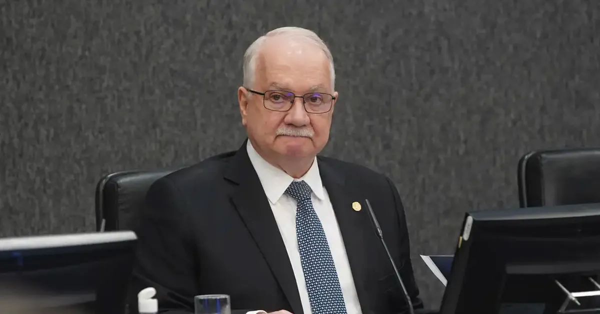 Ministro Edson Fachin, aguarda as manifestações dos ministros