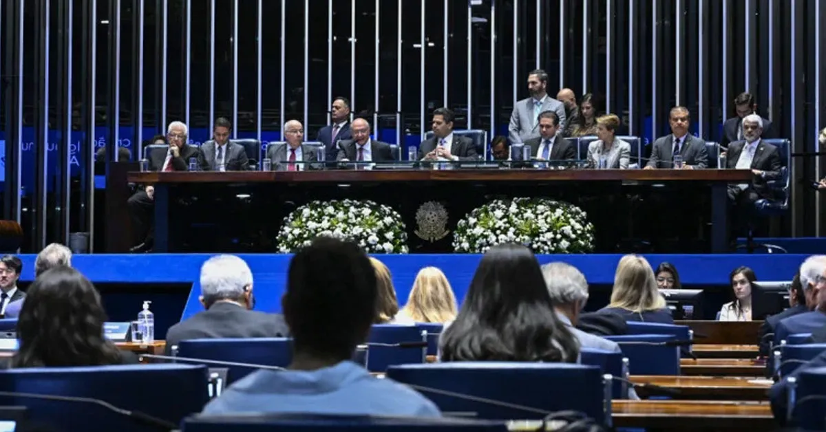 Regimento do Senado prevê dois turnos de votação para PECs