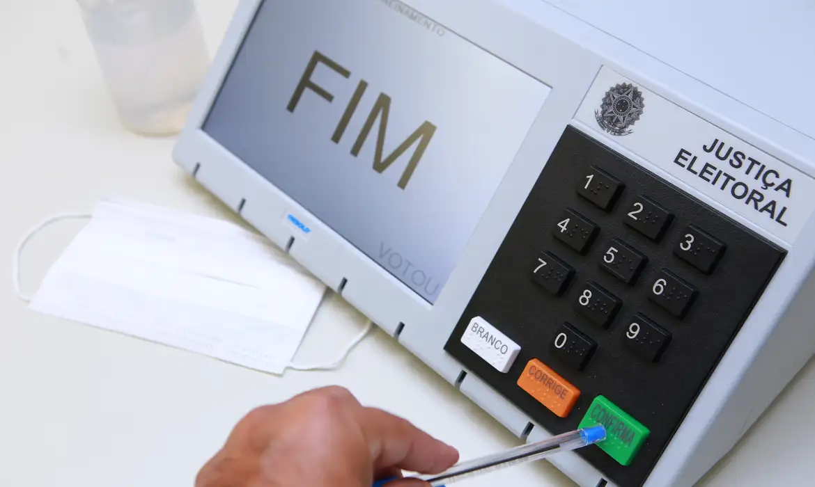 Entenda por que o eleitor votará duas vezes para senador nas eleições de 2026 e como funcionará a votação para o Senado Federal.