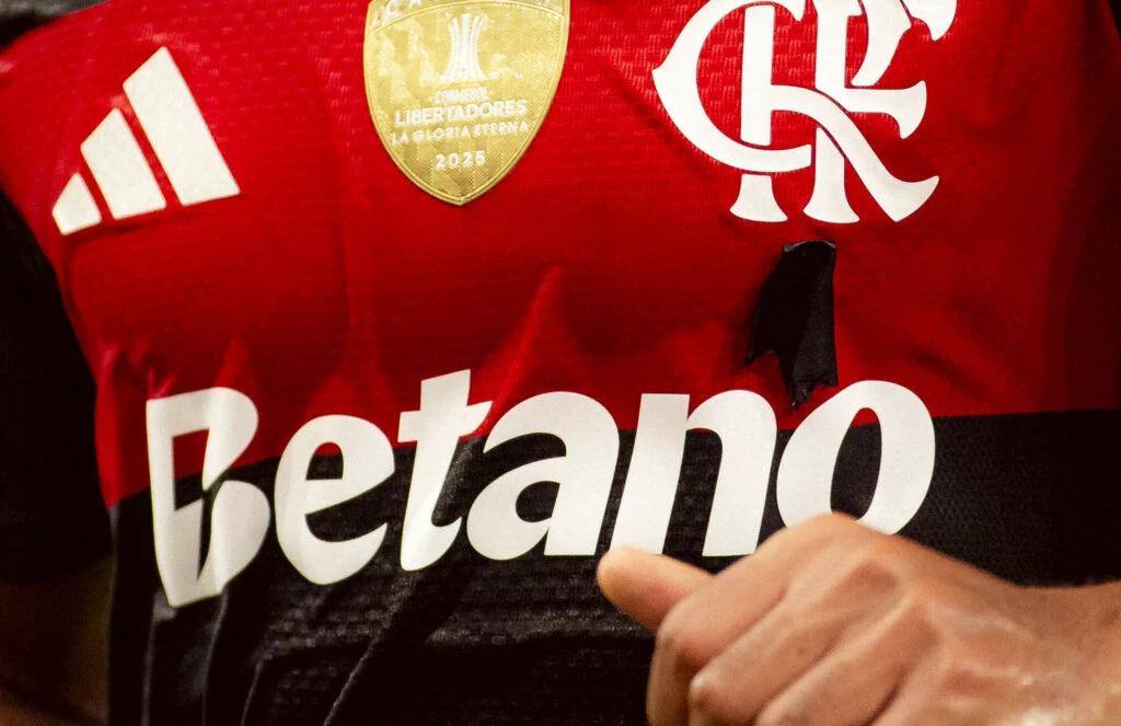 Flamengo contesta no STF a MP que proíbe apostas, destacando impactos no esporte.
