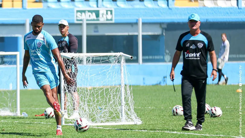 Castro volta aos treinos e pode retornar no jogo contra a Ferroviária. C