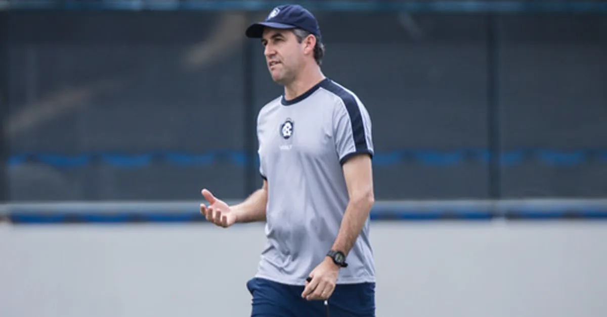 O técnico Léo Condé comandou o último treino do Remo antes do confronto contra o Bahia, pela 27ª rodada do Campeonato Brasileiro.