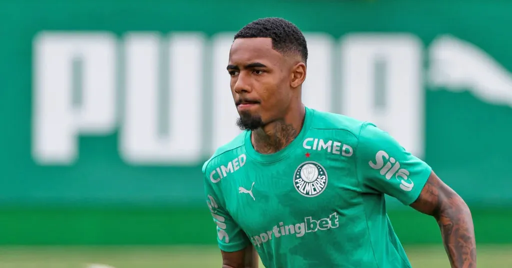 Allan já tem 22 anos e quer ir para a Inglaterra