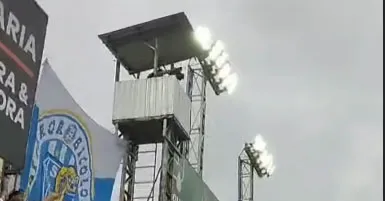 Cabine está tremendo e quase o cinegrafista cai