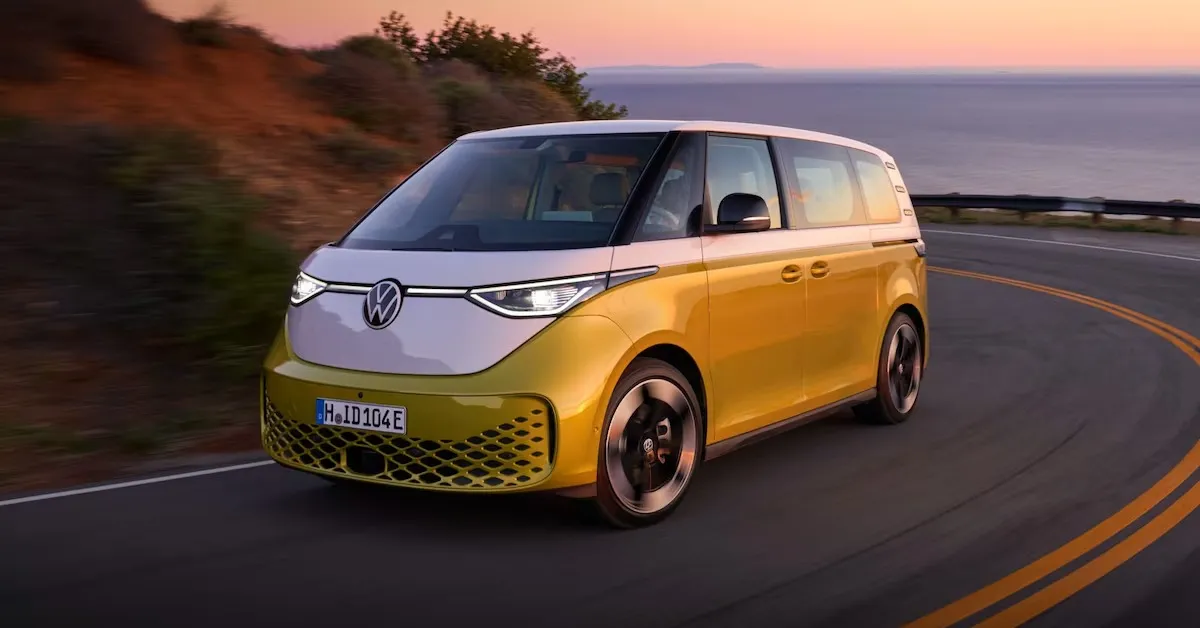 Clássicos europeus, como a Kombi, estão ganhando uma nova vida na era dos carros elétricos. A estratégia também é uma resposta ao avanço das marcas chinesas no mercado automotivo mundial.