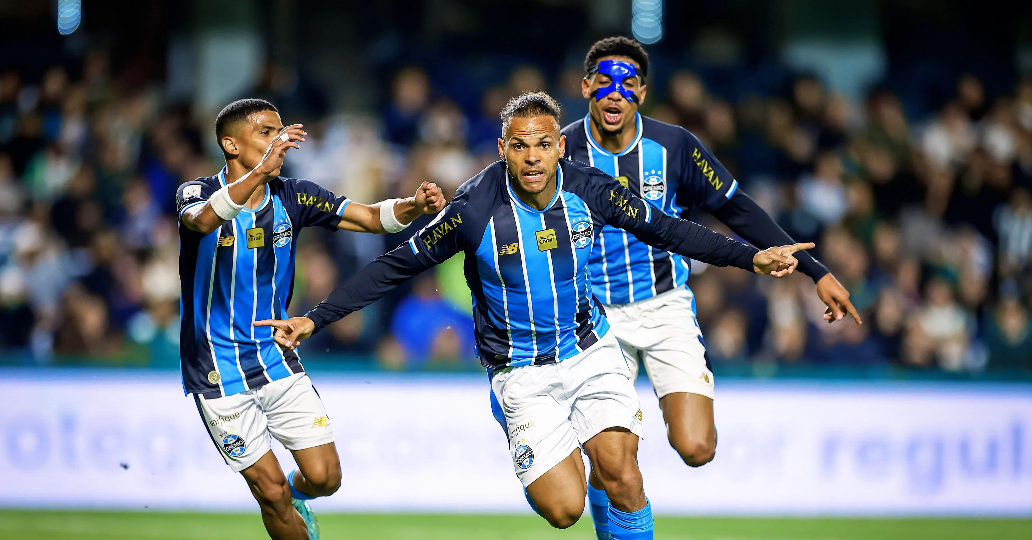 Braithwaite decidiu para o Tricolor nos acréscimos