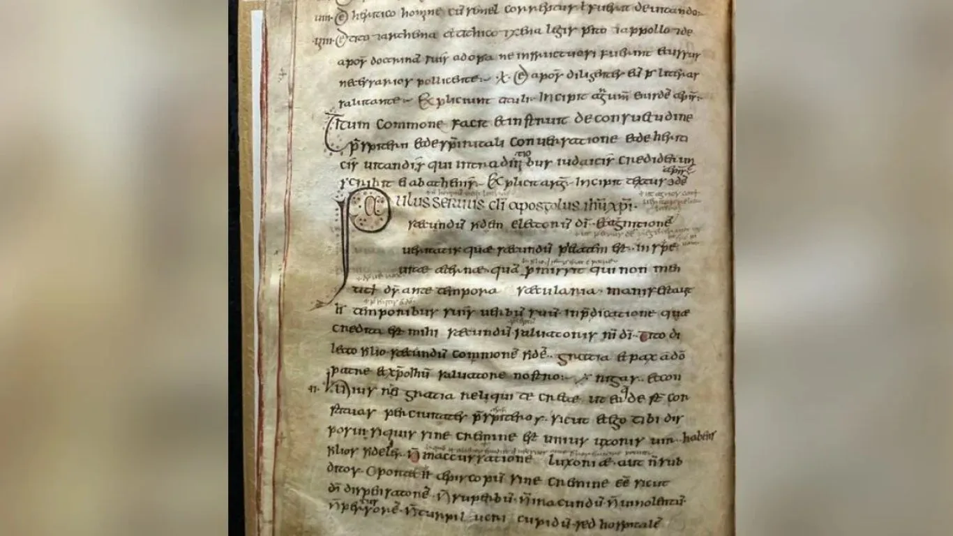 Pesquisa internacional analisa páginas de pergaminho medieval e revela segredos da evolução da varíola em rebanhos.