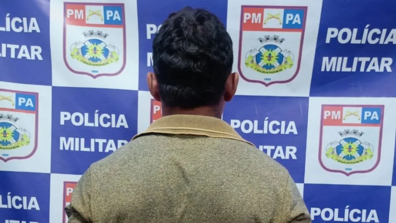 Vítima sofreu cortes no braço e na mão; suspeito foi localizado e levado para a Delegacia de Polícia Civil