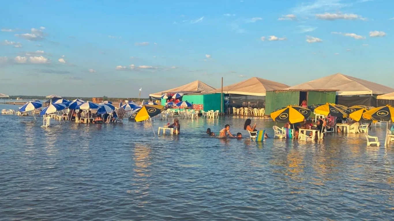 Tradicional ponto do verão amazônico em Conceição do Araguaia se prepara para o encerramento da temporada no Rio Araguaia.