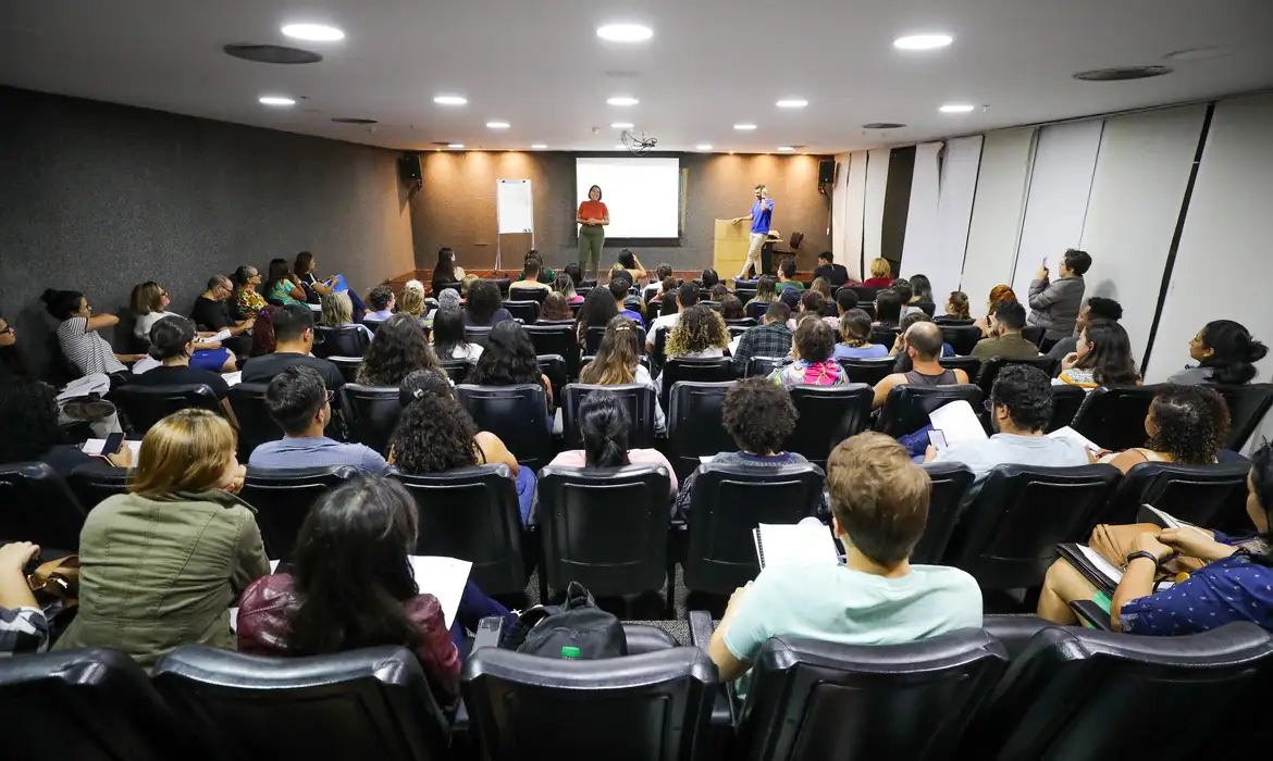 Os interessados devem manifestar interesse pelo site do Ministério Gestão e da Inovação em Serviços Públicos (MGI).