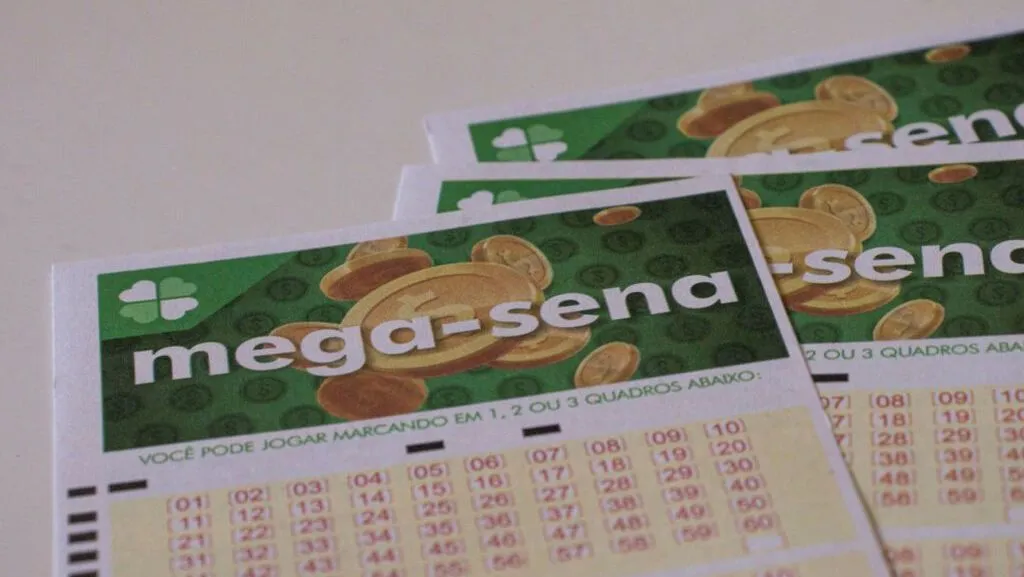 Mega-Sena acumula e sorteia R$ 25 milhões na quinta-feira (27). Confira detalhes sobre os resultados e como funciona a premiação.