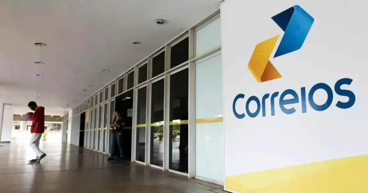 Trabalhadores dos Correios retomaram as atividades nesta sexta-feira (25) após o TST determinar o fim da greve, que durou 15 dias.