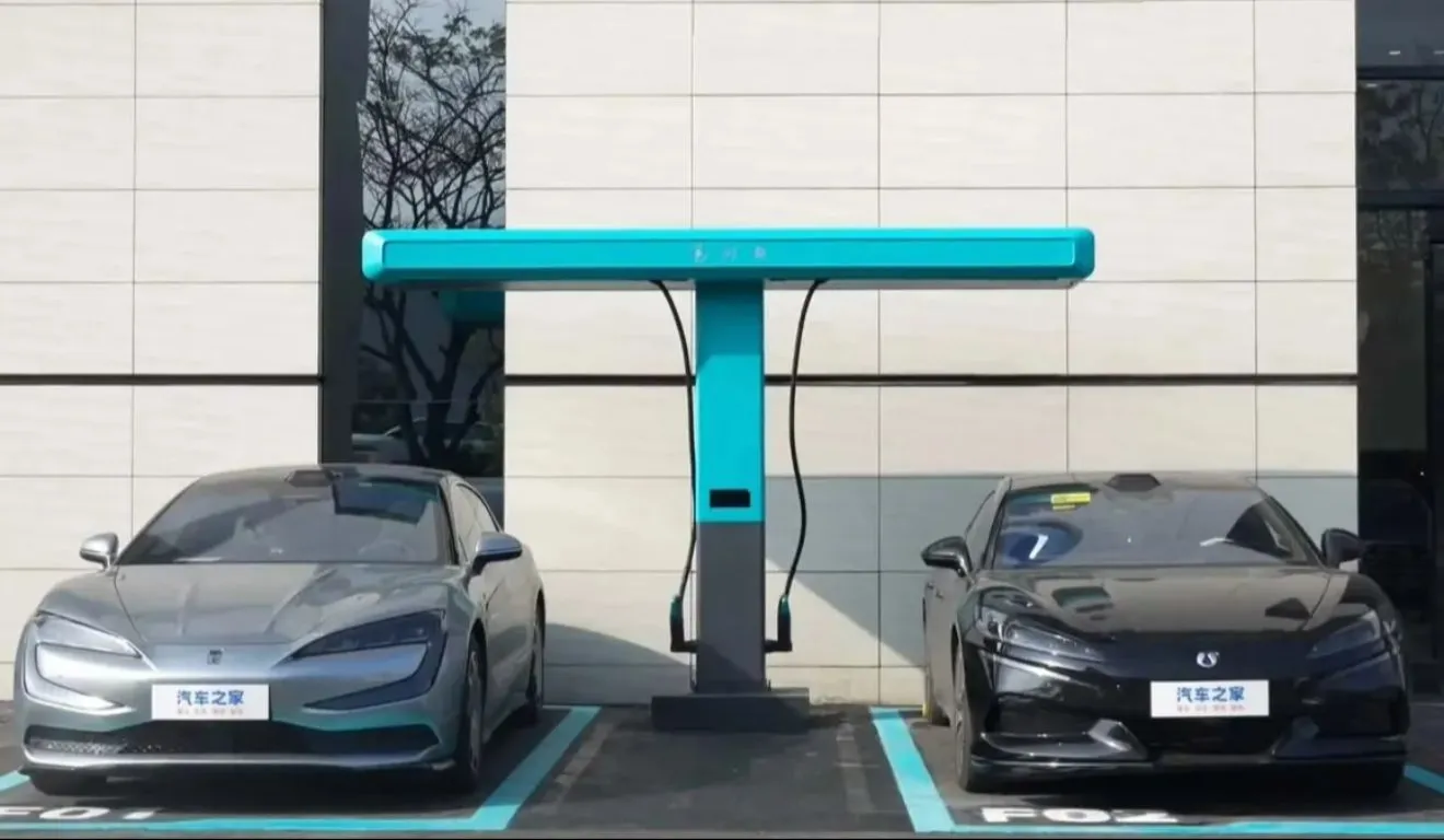 A montadora aposta na expansão da infraestrutura de recarga como fator decisivo para a adoção em massa dos veículos elétricos no País.