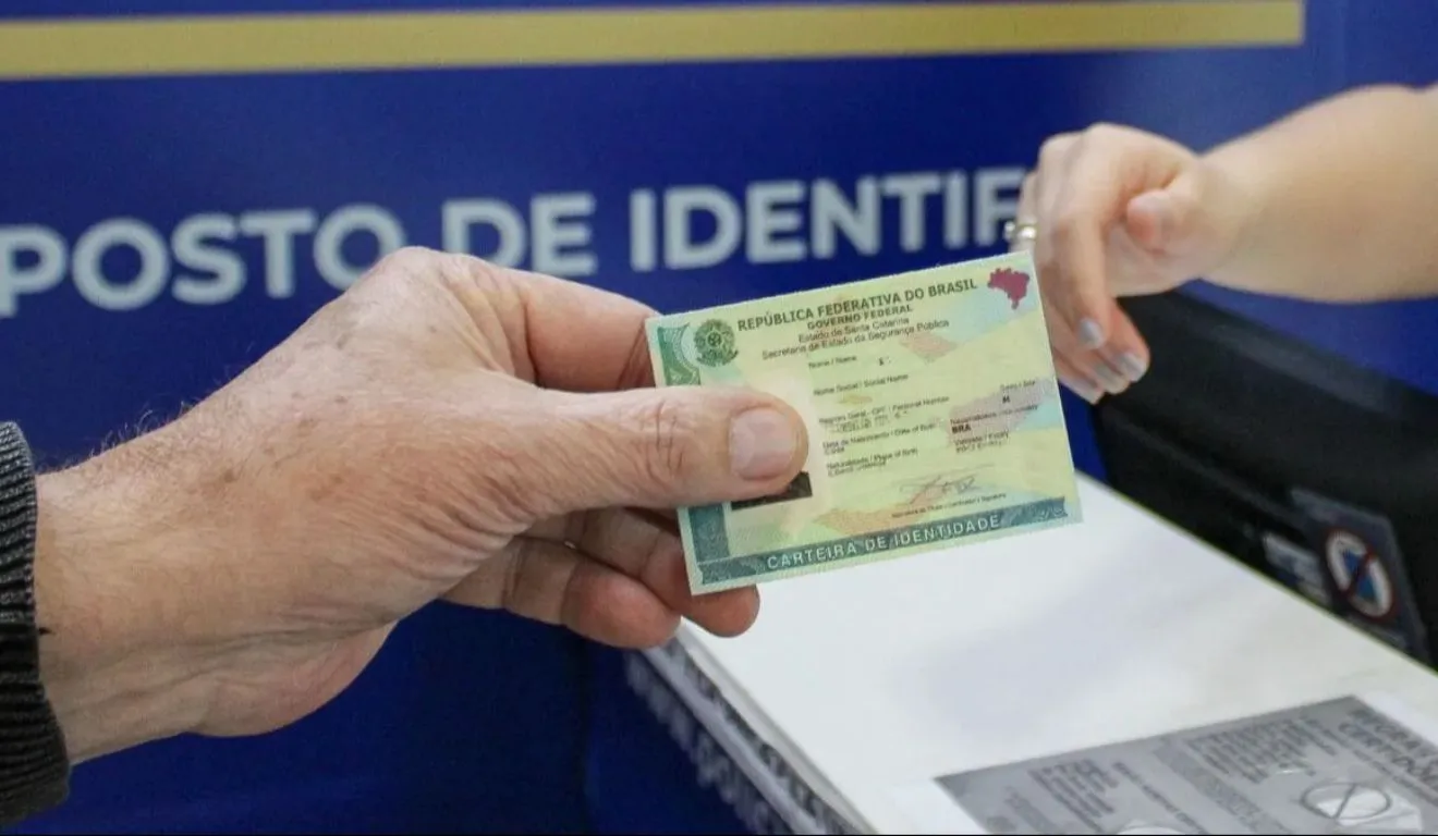 A nova carteira simplifica o acesso a serviços públicos e garante maior segurança na identificação do cidadão em diferentes situações.