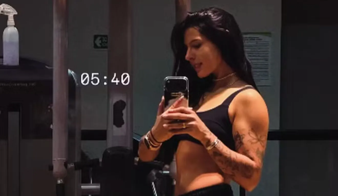 Além da musculação, a cantora pratica outras atividades físicas.