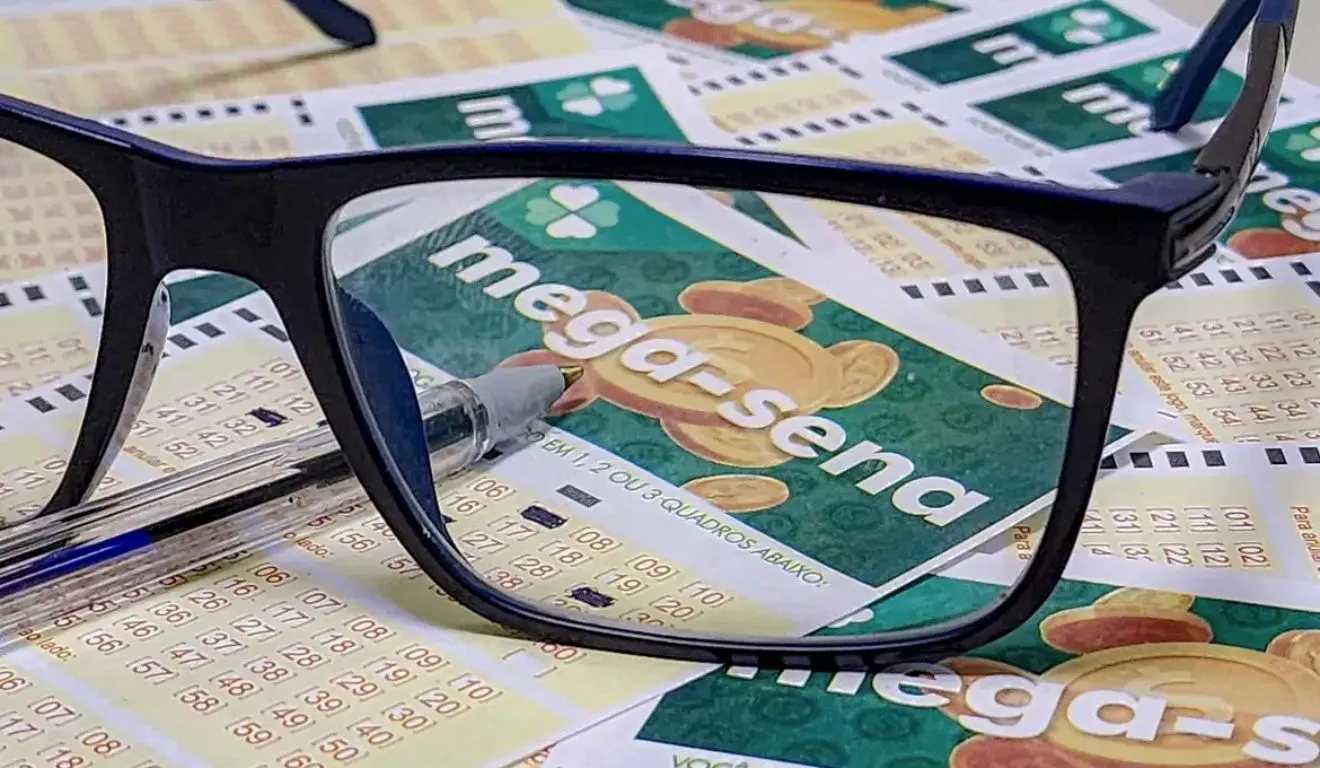 Os apostadores da Mega podem se dirigir a uma unidade de casa lotérica da Caixa ou utilizar o site e aplicativo das Loterias Caixa para participar.