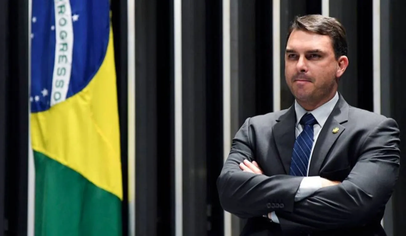 O senador anunciou a retirada em publicação no X.
