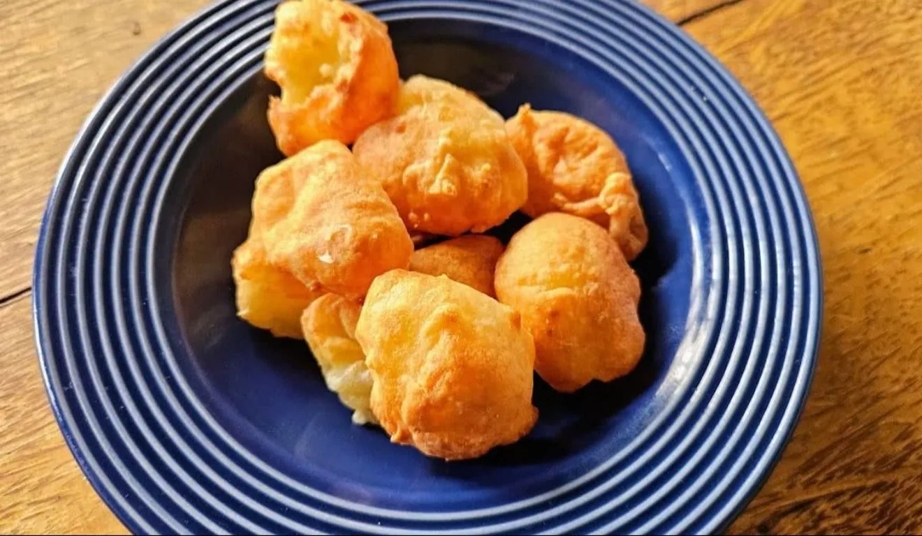 Ao final, o resultado é um lanche leve e saboroso, ideal para acompanhar café ou chá.