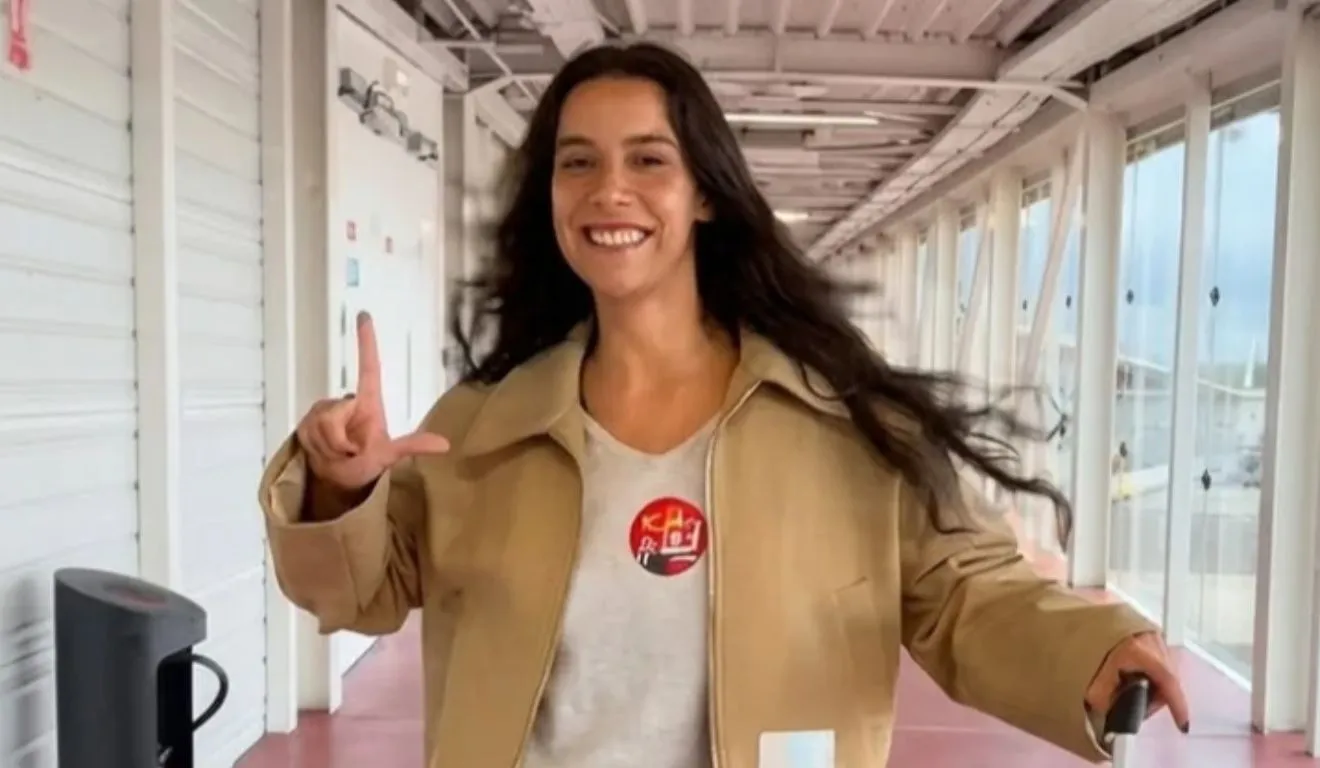 Marina defendeu a criação do voto em trânsito para brasileiros fora do país. Segundo ela, a medida facilitaria a participação de todos que precisam estar no exterior por motivo de trabalho.