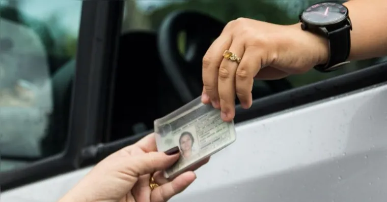 A medida favorece os motoristas que estão com a CNH para vencer nesse período