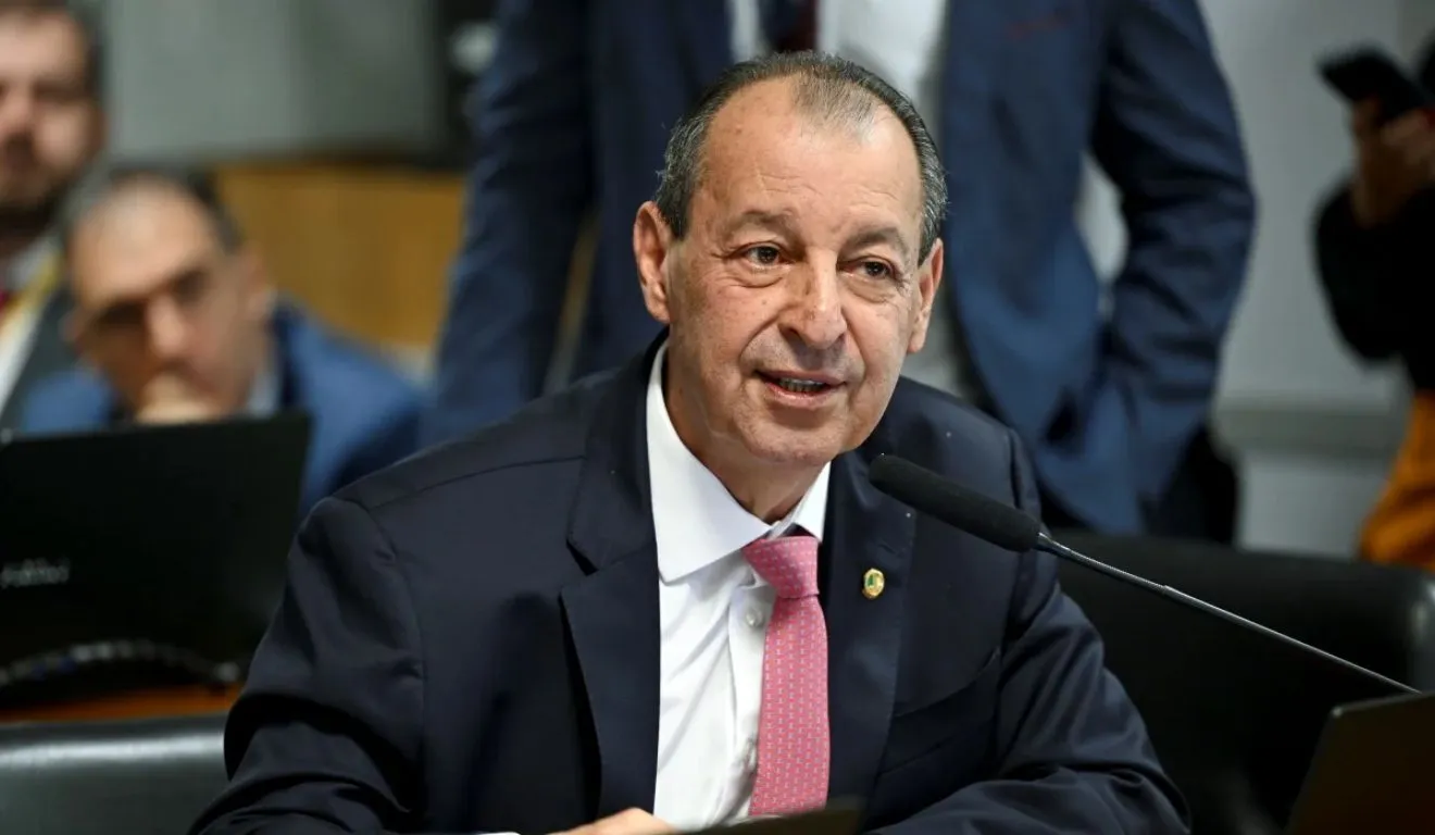 Senador diz que mudança exigirá “reorganização produtiva” por parte das empresas.