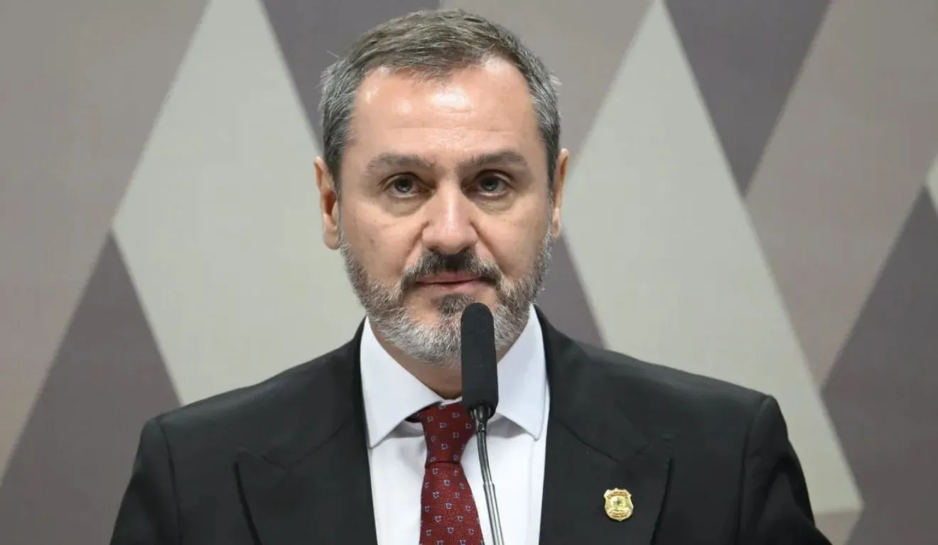 Imagem ilustrativa da notícia: Diretores da PF colocam ‘cargos à disposição’ em apoio a Andrei Rodrigues