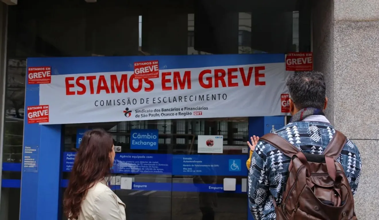 Trabalhadores dos bancos privados já aprovaram a Convenção Coletiva de Trabalho negociada com a Federação Nacional dos Bancos (Fenaban), garantindo reajuste salarial real de 0,6% por dois anos