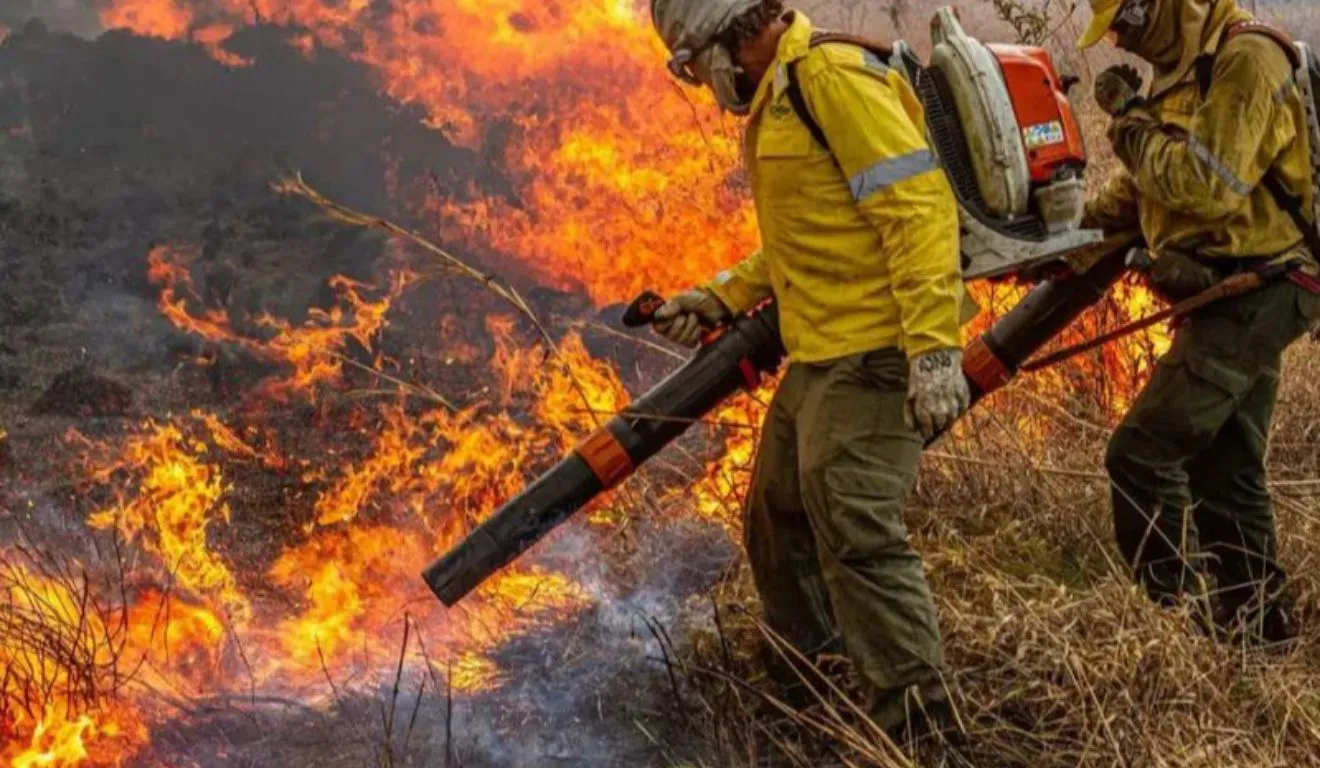 Risco de incêndios segue sendo monitorado diariamente pelo Instituto Nacional de Pesquisas Espaciais (INPE), que mantém mapas atualizados sobre o risco de fogo no território brasileiro