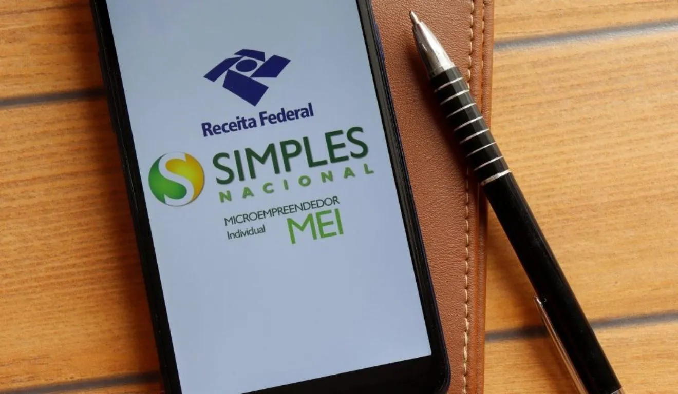 MEI segue sistemática própria, sem opção entre recolhimento regular e híbrido.