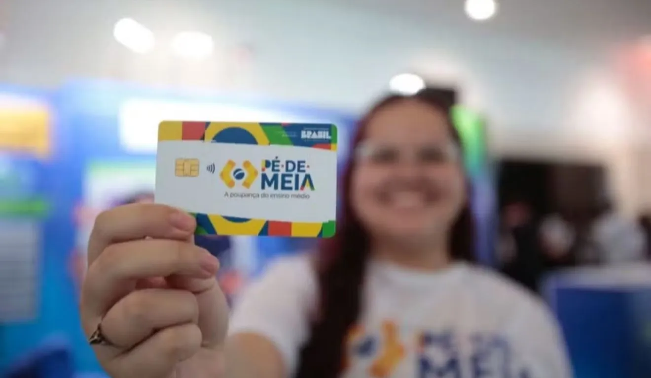 Pé de Meia busca contribuir para o acesso e a inclusão educacional, estimulando a continuidade dos estudos.