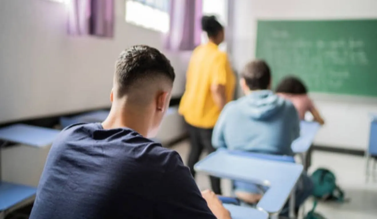O benefício é destinado aos alunos do ensino médio público