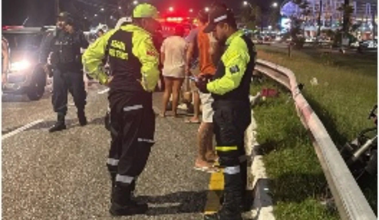 A idosa morreu após a motocicleta em que estava ser atingida por um carro de passeio