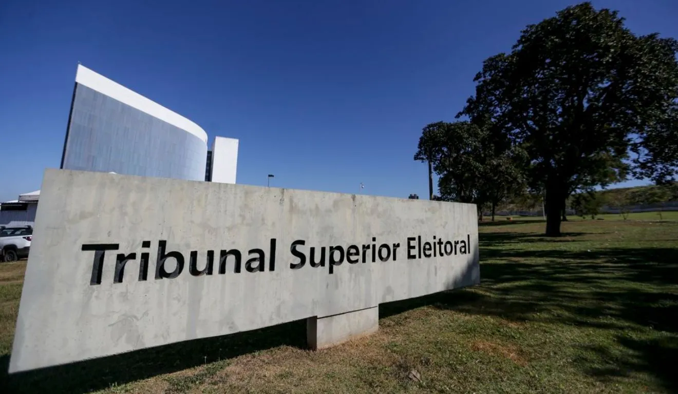 O Tribunal Superior Eleitoral concluiu o ato que se configura crime eleitoral