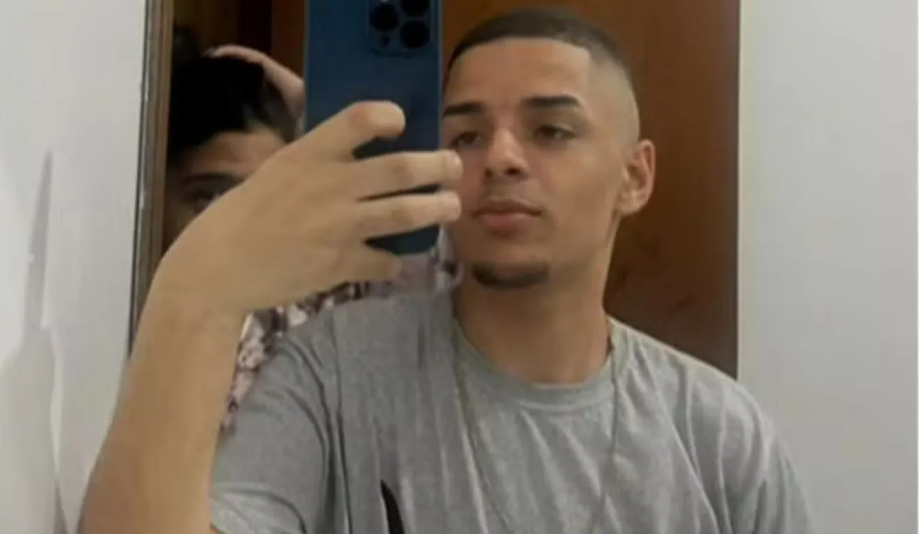O jovem foi assassinado, na madrugada deste sábado (10), com 27 tiros