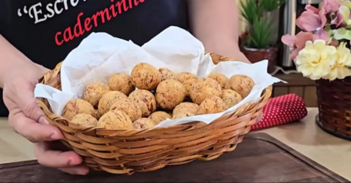 Croquete de aipim com carne seca é fácil de preparar e não leva farinha de trigo.