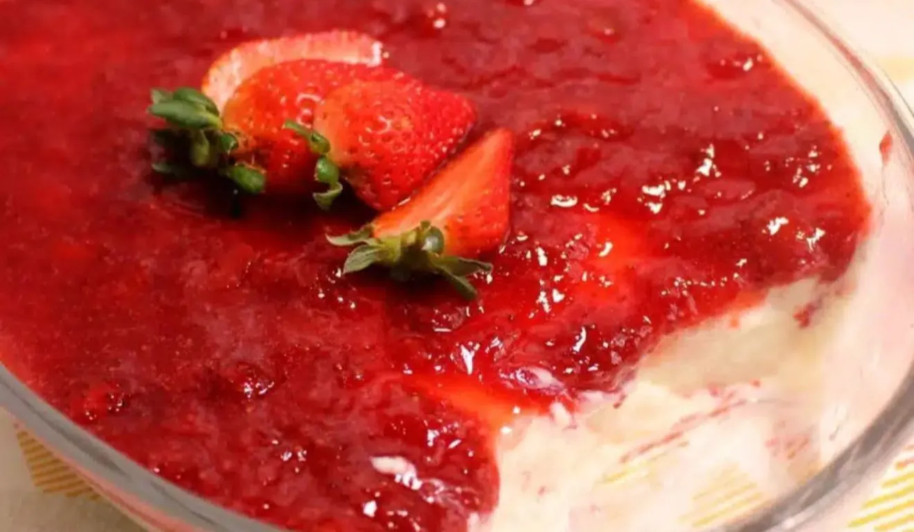 O preparo da mousse começa no liquidificador.