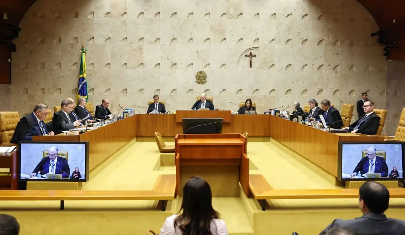 Ministro Gilmar Mendes defendeu a imparcialidade dos integrantes do STF durante julgamento nesta terça-feira (15).