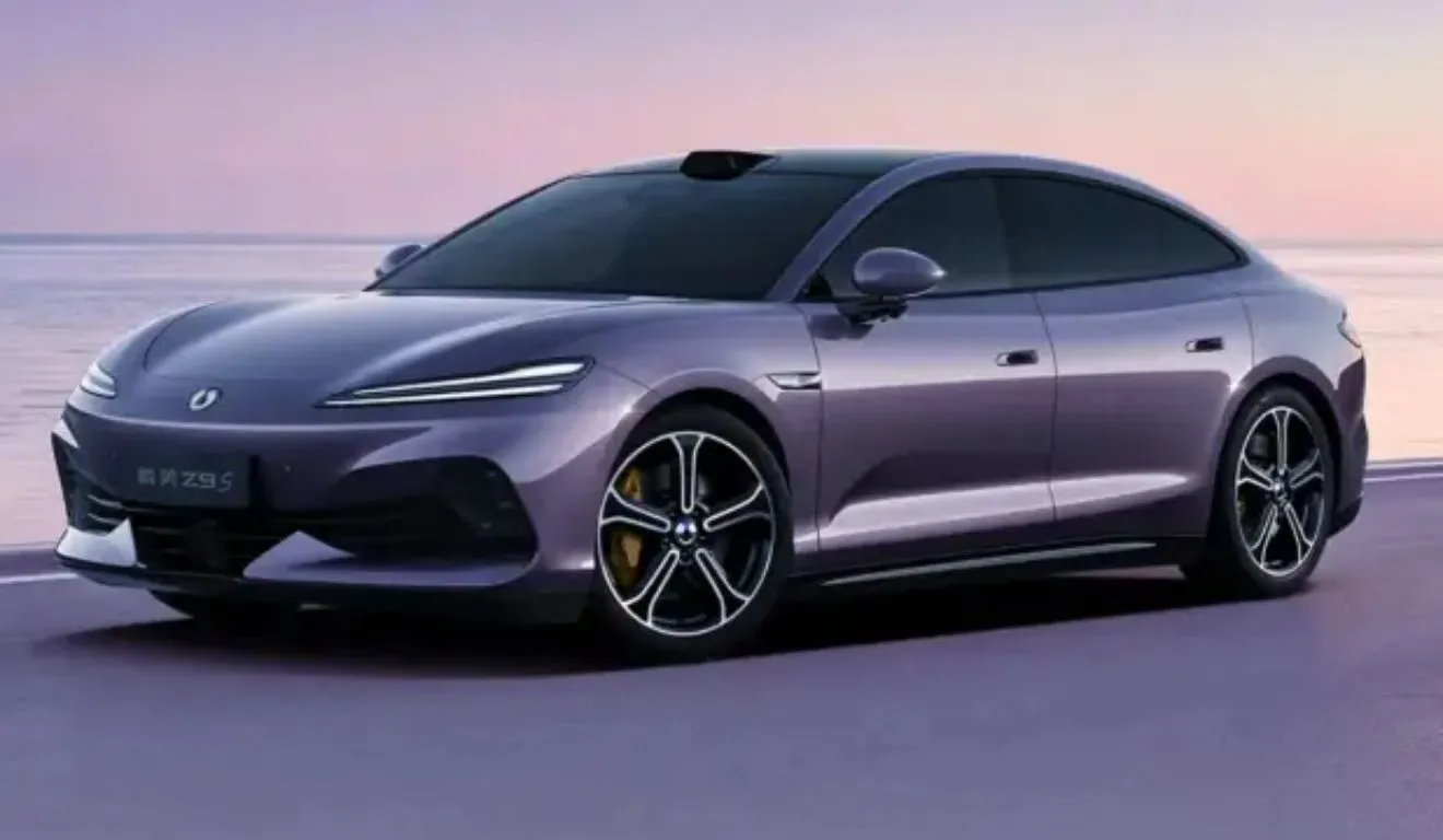 Denza Z9S é o novo sedã elétrico de luxo da BYD e terá versão com três motores e até 1.209 cv de potência.