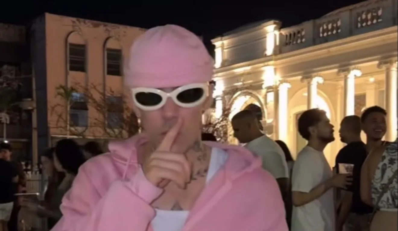 Sósia brasileiro de Justin Bieber chamou atenção ao visitar o Mercado de São Brás, em Belém, e surpreendeu quem estava no local