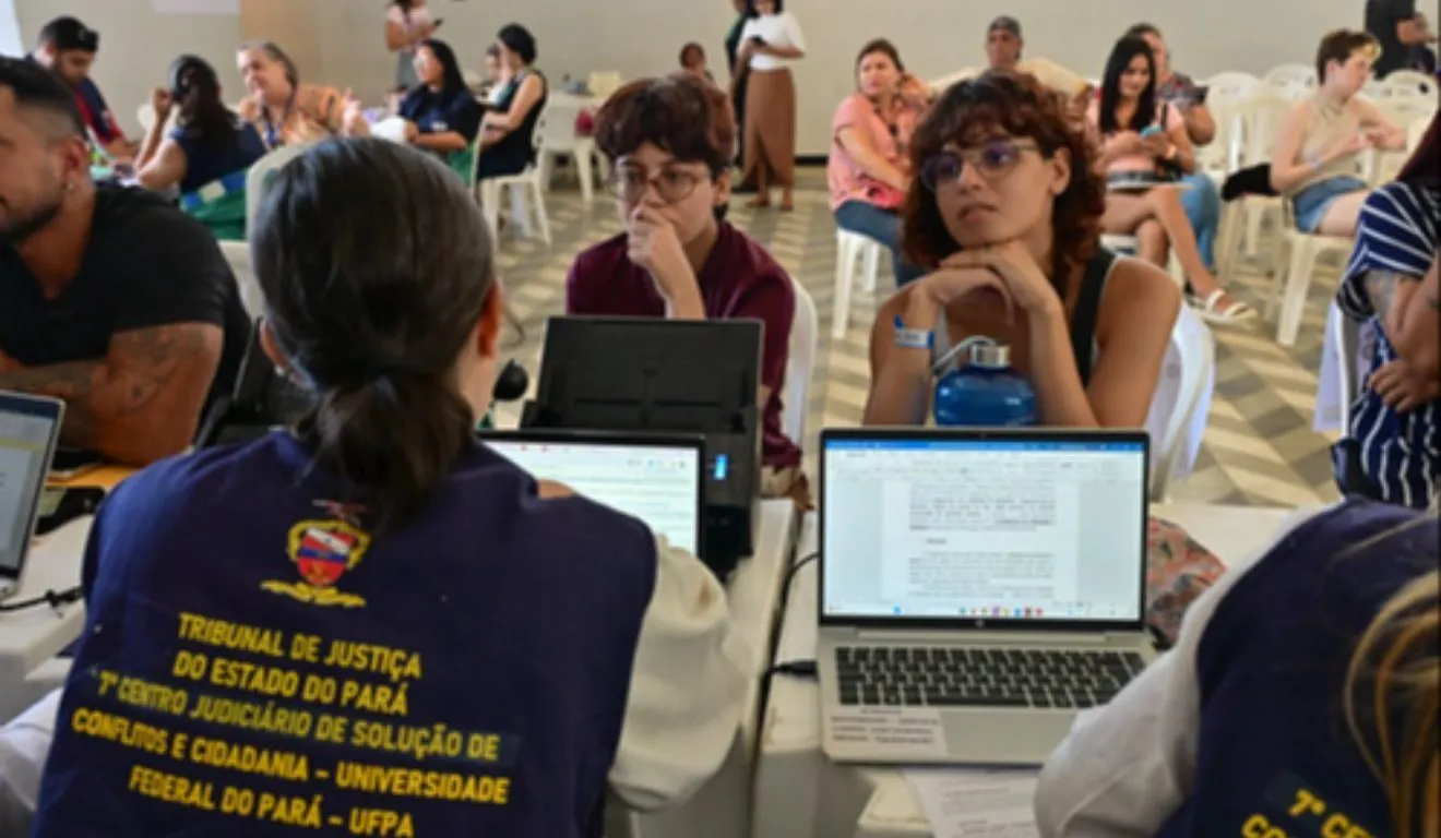 Ação de cidadania LGBTQIAPN+ reuniu mais de 200 pessoas no Mercado de São Brás em Belém.