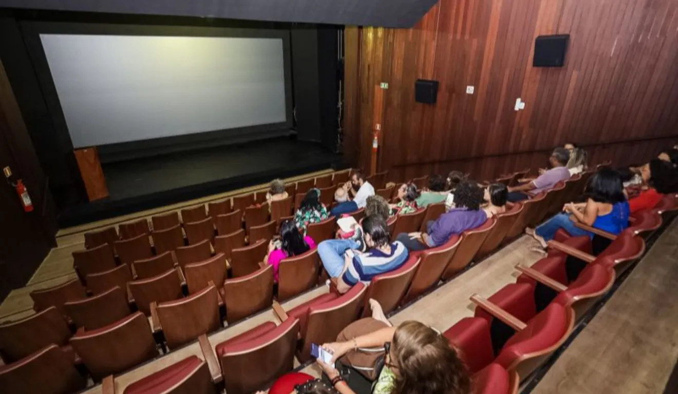 Cine Líbero Luxardo recebe a 50ª Mostra Internacional de Cinema de São Paulo, com 17 filmes de diferentes países e sessões de animação para crianças.
