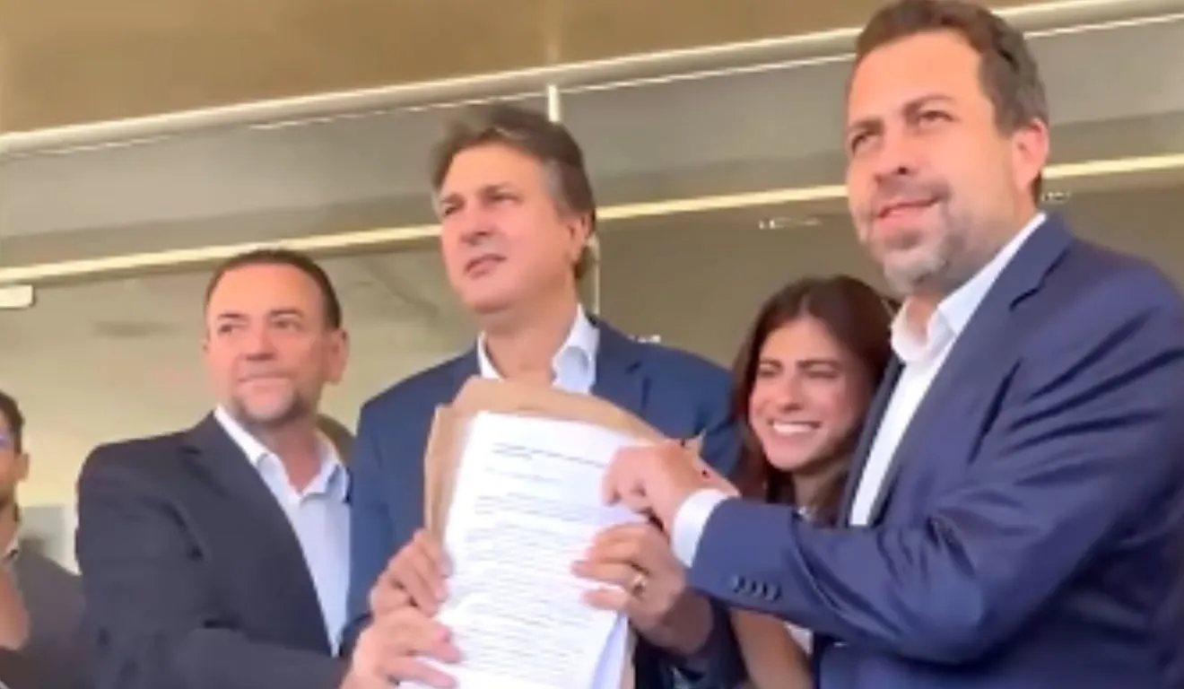 Equipe de Lula comparece ao TSE para apresentar documentos relacionados à abertura de sigilos bancário, fiscal e telefônico do presidente
