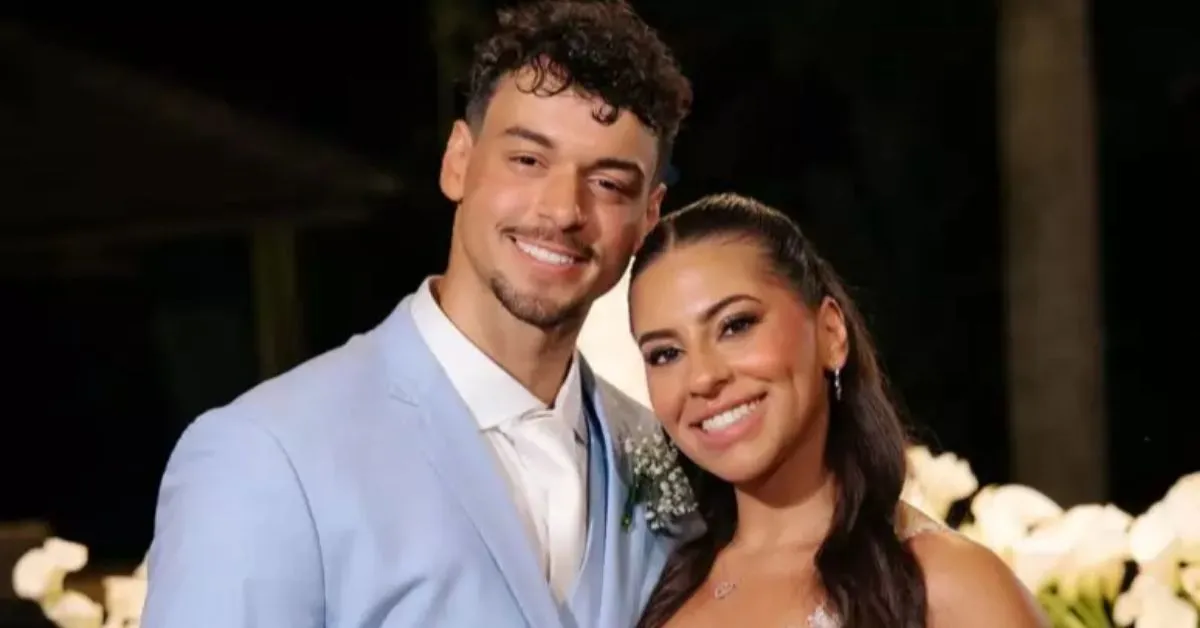 O vestido de Jarline gerou comentários entre os internautas e acabou se tornando um dos assuntos mais comentados sobre a celebração