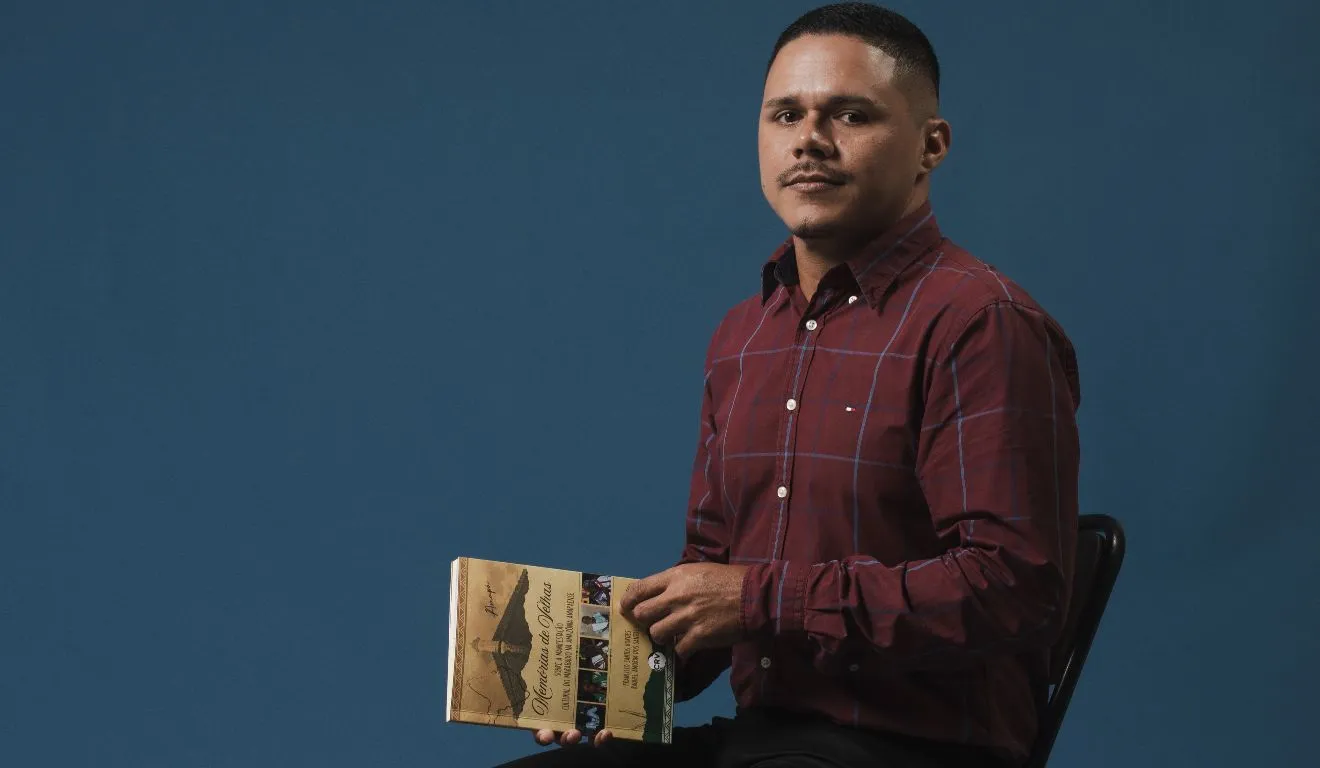 O livro reúne pesquisa acadêmica, memória histórica e poesia para reafirmar o Marabaixo como símbolo de resistência, identidade e pertencimento do povo negro no Amapá.