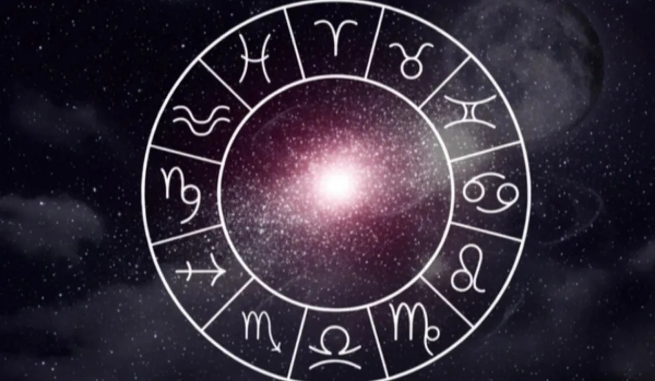 Na astrologia, a Lua Cheia é associada a momentos de culminação e maior percepção sobre situações que vinham se desenvolvendo.