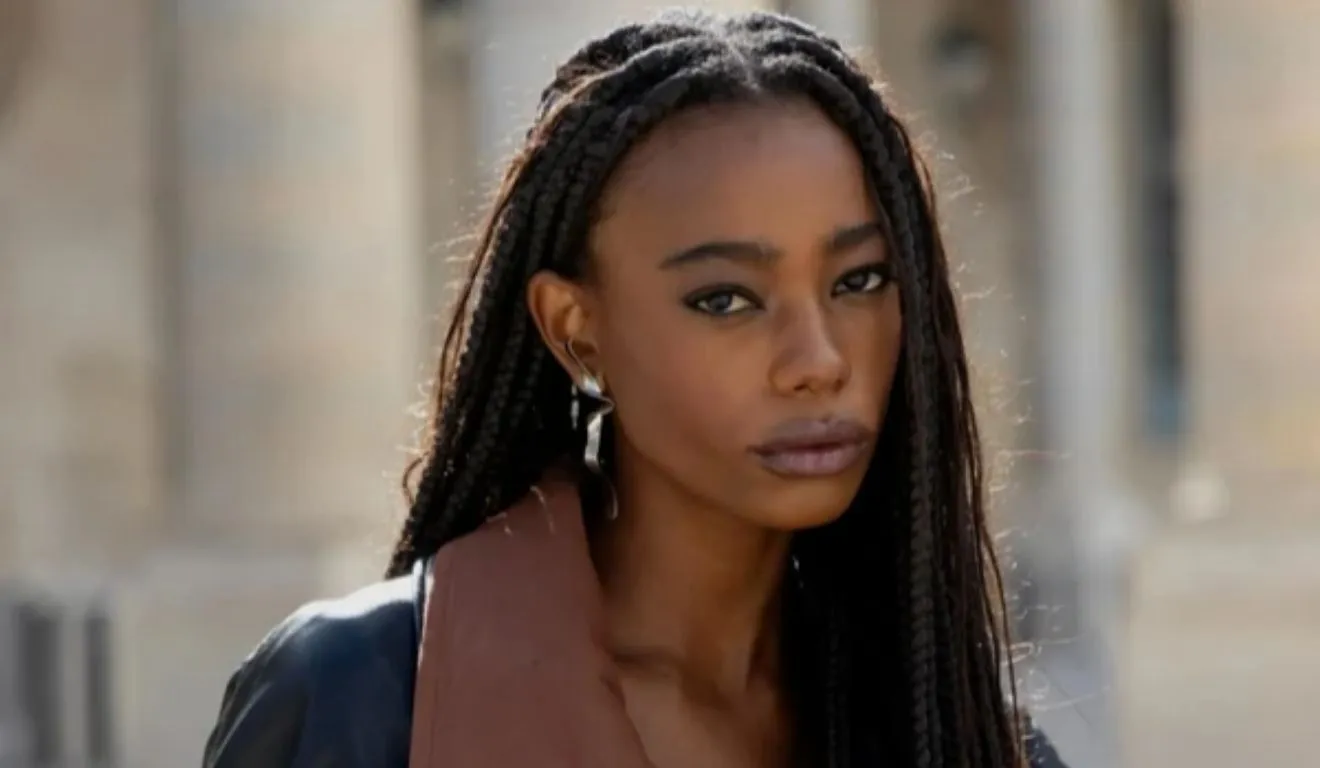 Dandara atua profissionalmente como modelo e trabalha entre o Brasil e o Chile. Ela já participou de desfiles da São Paulo Fashion Week e de trabalhos para marcas como Corona, Intimissimi e Garage Rio.